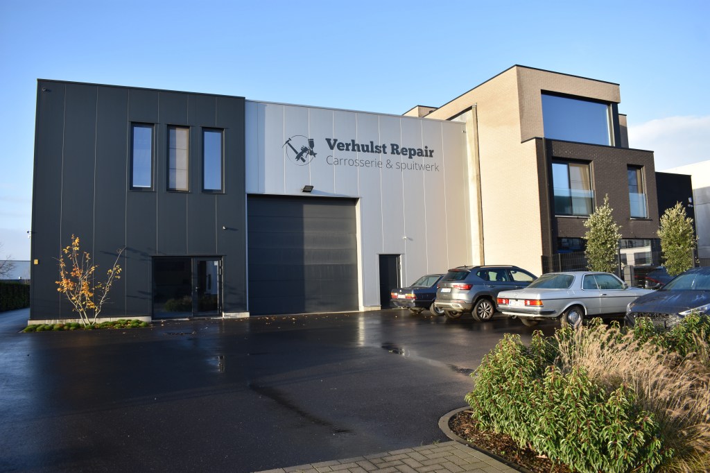 Verhulst Repair gebouw - Contactpagina